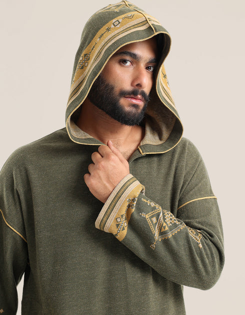 Patterned jacquard hooded sweater with long sleeves and pockets
